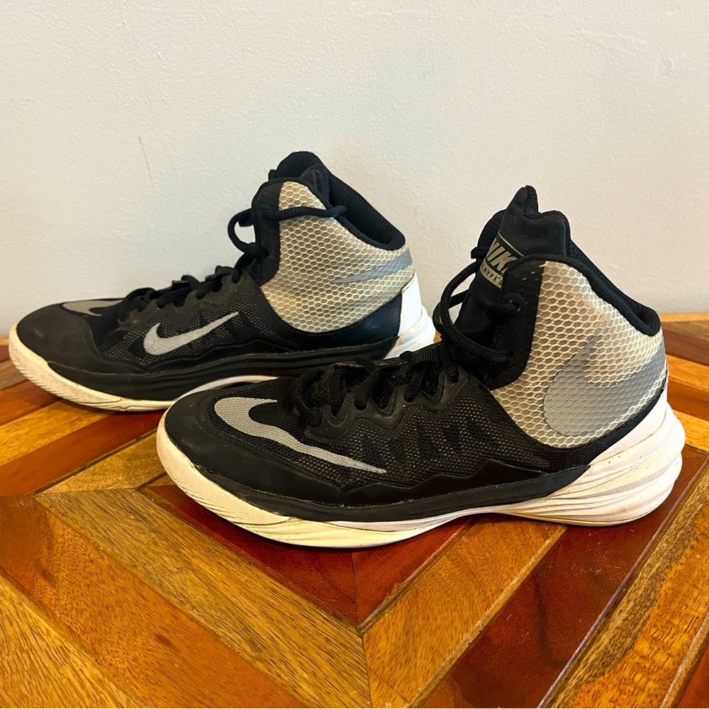 Nike Prime Hype DF II shoes, size 4Y